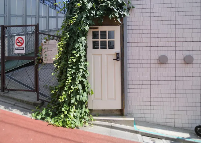 Almond Hostel & Cafe Shibuya