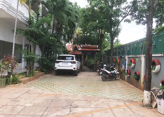 Central Night Hotel