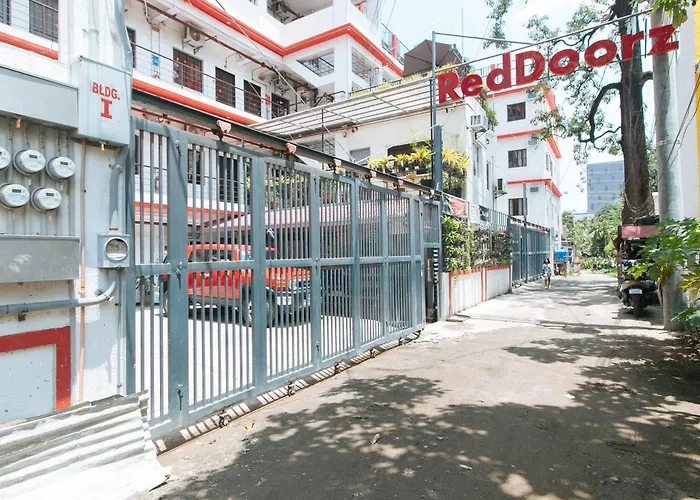 Reddoorz Plus Near Tambo Paranaque Paranaque City