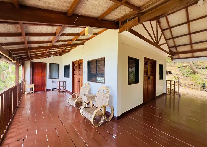 Alam Indah Beach Resort Busuanga