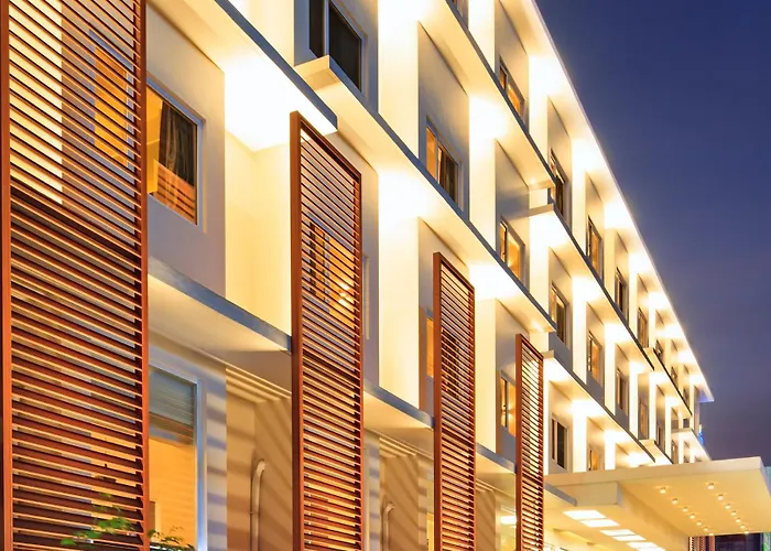 Microtel By Wyndham Acropolis