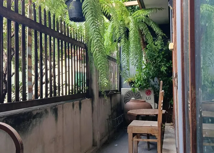 Non House Bangkok บ้านนอนโฮสเทล