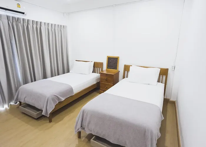 Nitichai Place, Private Sukhumvit Townhome 8Pax