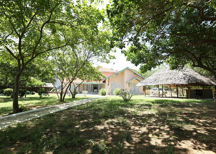Kay Jay Beach House - Pasikudha