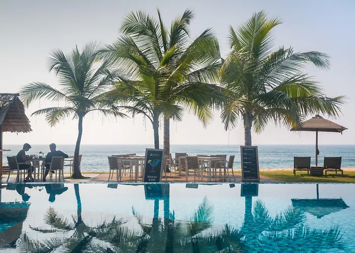 Sri Sharavi Beach Villas & Spa - With 43 Metre Saltwater Infinity Pool Mirissa