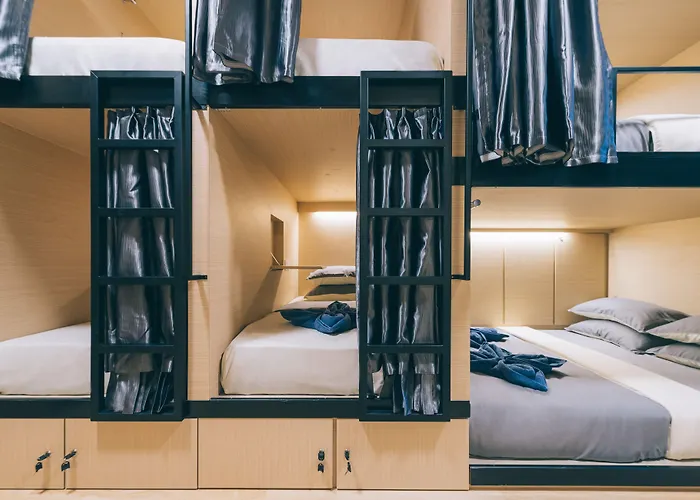 Wanderloft Capsule Hostel Singapura