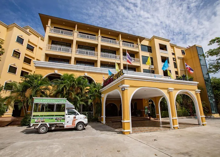 Royal Pineapple Hotel L A Welcome To Wealth And Good Fortune