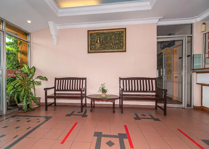 Oyo 89864 Hotel Holiday Park
