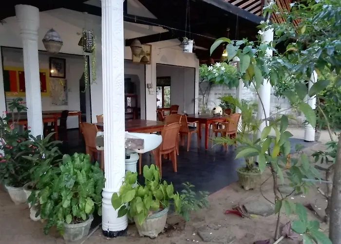 Bay Dreams Beach Hotel & Surf Camp Arugam Bay