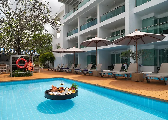 The Old Phuket - Karon Beach Resort