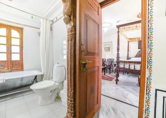 Hotel Pushkar Palace
