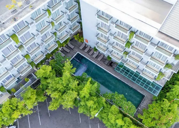 Kuta Galleria Hotel