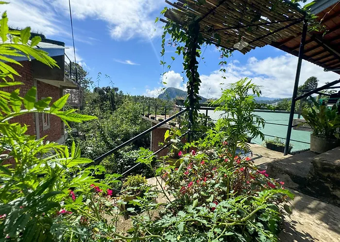 Rowinrich Cottages Ella