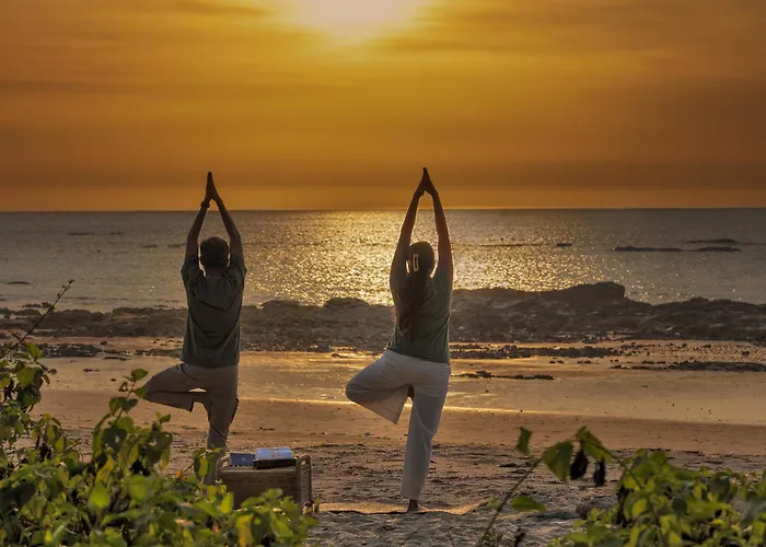 Saffronstays Thalassea - 4Bhk Beachfront Villa With Lawn & Private Beach Access Alibag