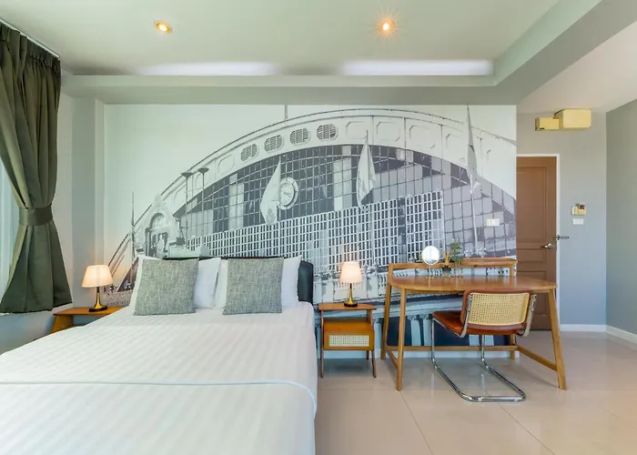At Hua Lamphong Hotel Bangkok