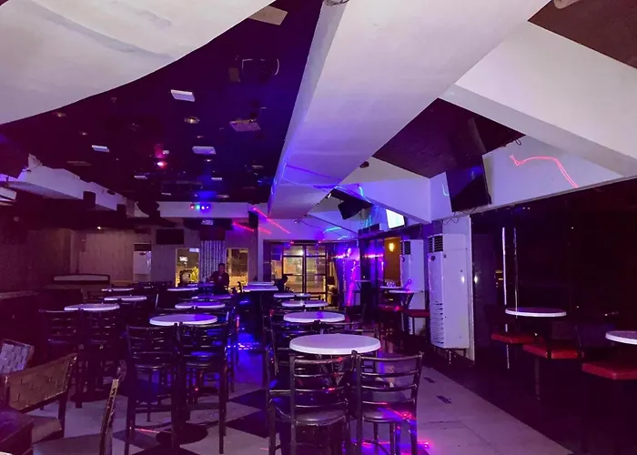 Mo2 Westown Hotel - Mandalagan