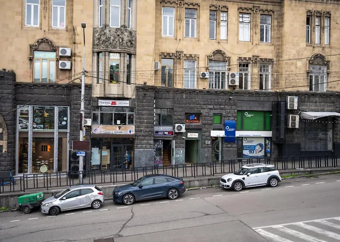 Family Apartment In 1 Century Building