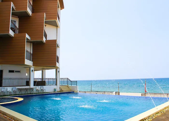Brisa Marina Beach Resort Powered By Cocotel Morong 