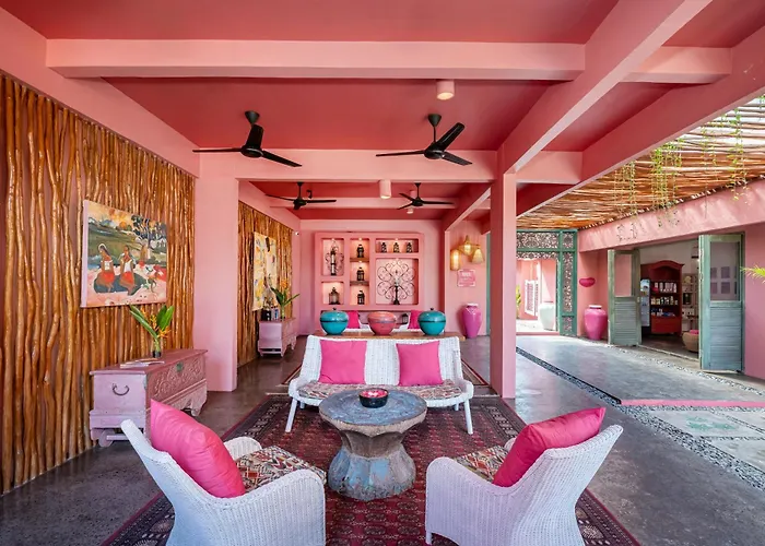 Hotel Pinkcoco Gili Trawangan - Constant Surprises - For Cool Adults Only