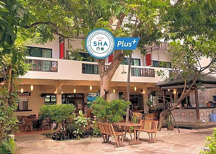 Lamphuhouse Bangkok Hotel