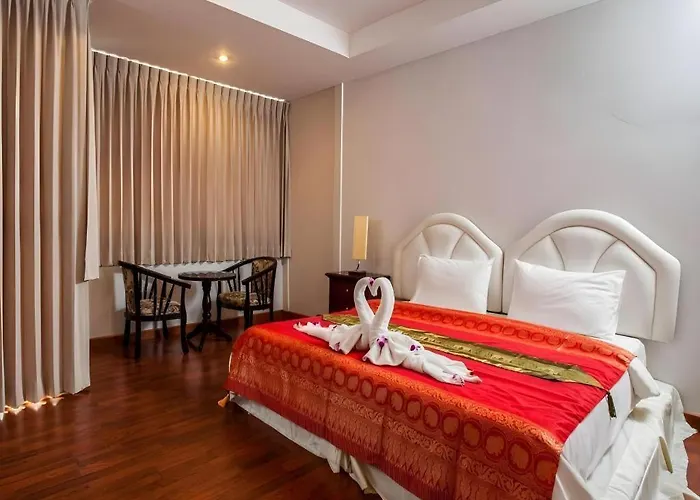 Triple Rund Place Hotel