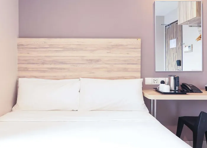 Ibis Budget Singapore Crystal