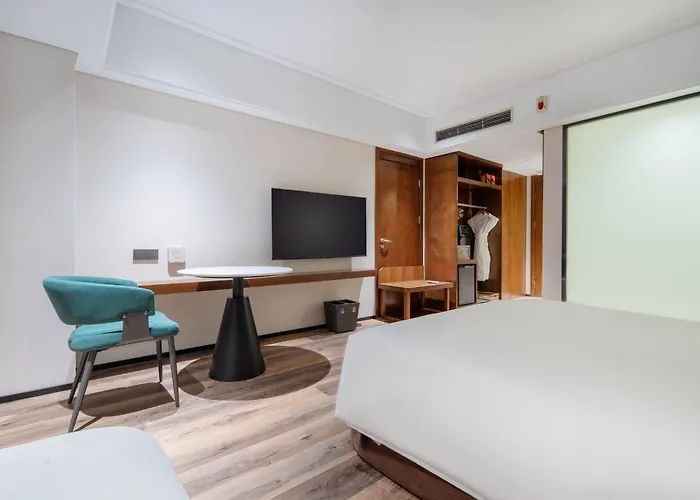 Holiday Inn Qingdao City Center By Ihg