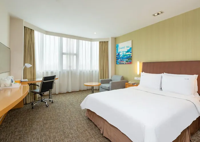Holiday Inn Express Shanghai Jinqiao Central By Ihg