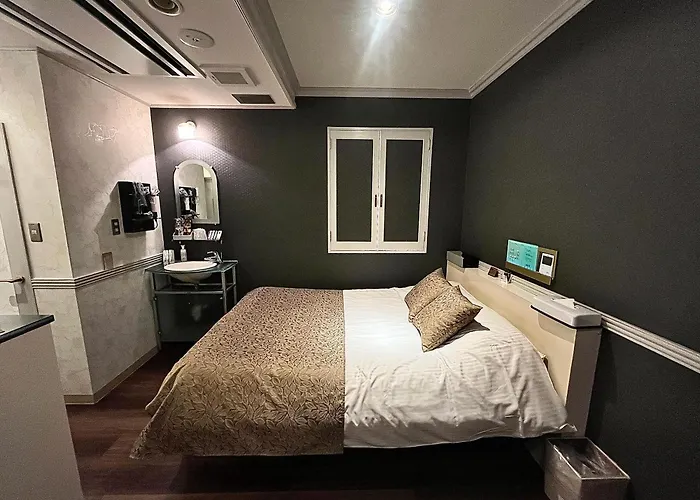 Hotel U