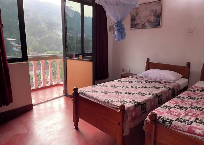 Majestic Tourist Hotel Kandy