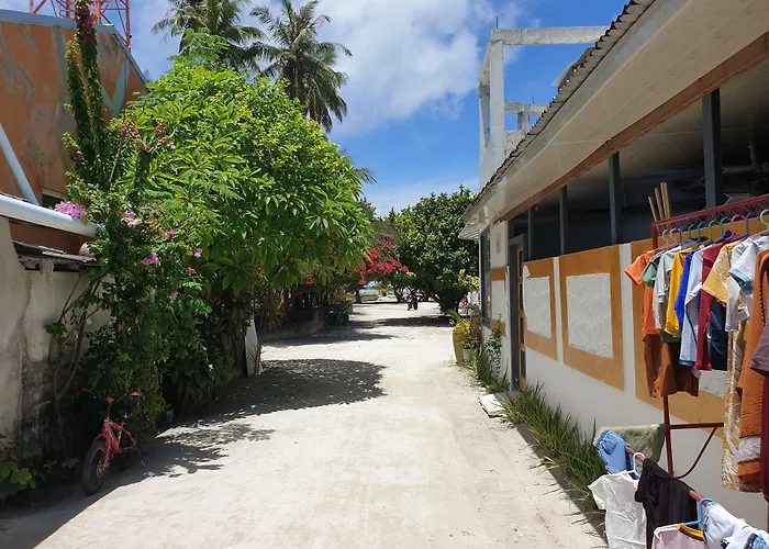 Beach Heaven Maldives - Golden Turtle Guest House Huraa