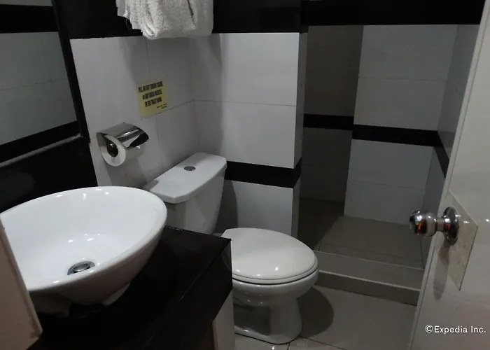 Silver Oaks Suites & Hotel Manilla