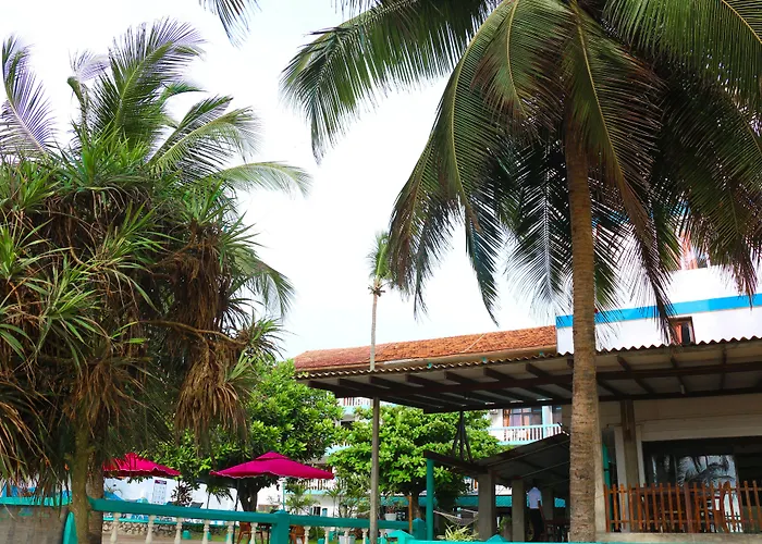 Topaz Beach Hotel