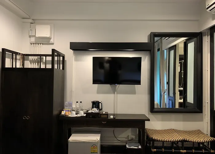 99 The Gallery Hotel