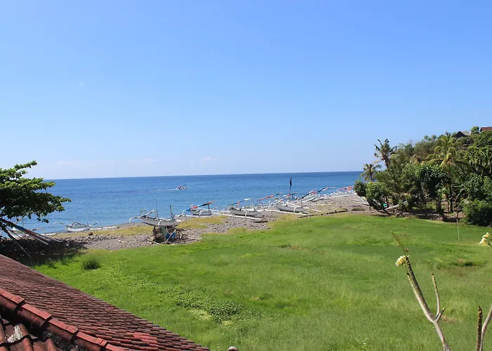 Arya Amed Beach Resort And Dive Center
