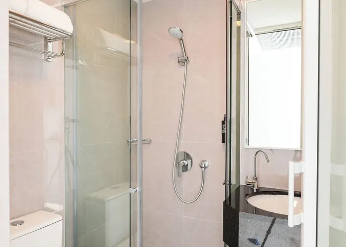 Ibis Budget Singapore Ametrine