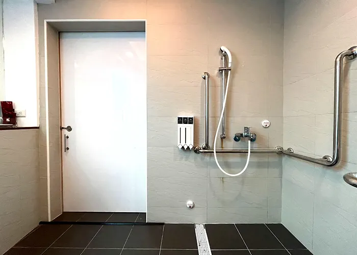 Yomi Hotel - Shuanglian Mrt