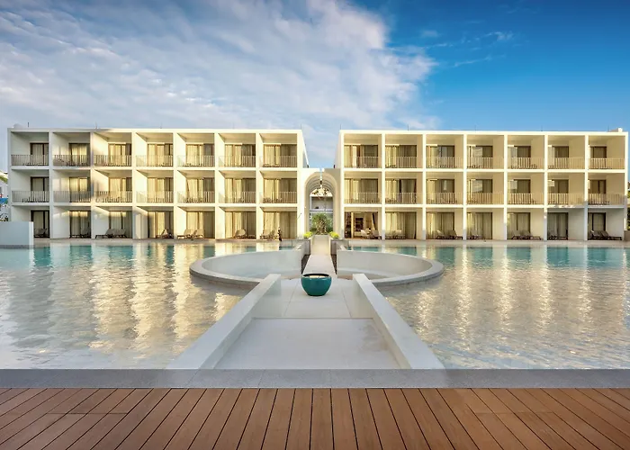 Patong Beach Hotel By See2Sea Phuket