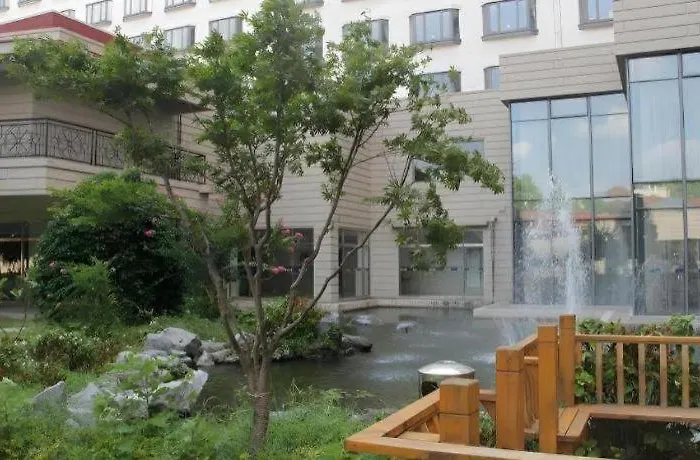 Greentree Inn Suites Hongqiao Airport Branch Shanghái