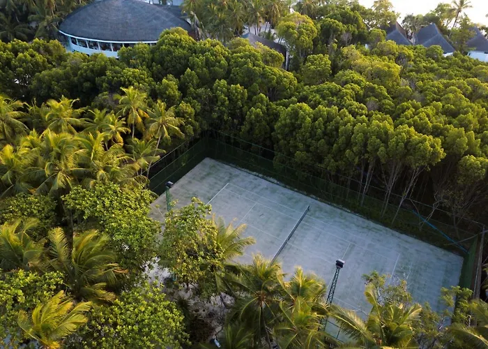 Dreamland Maldives Resort