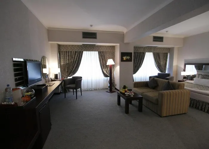 Le Grande Plaza Hotel